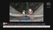 Un tour de monocycle à 170 mètres au dessus du vide