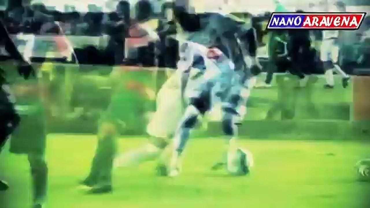 Neymar Amazing Skills Tricks showboat The Best Street Soccer Football-Futsal-Freestyle Player EVER