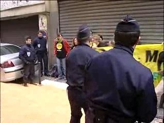 Greenpeace livre du maïs OGM à Sarkozy