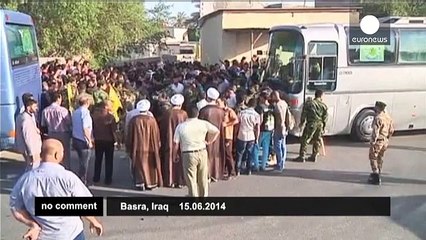 Iraq - Volunteers take up arms - no comment