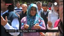 Mourners bury victims of Soma coal mine disaster - no comment