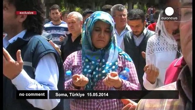 Mourners bury victims of Soma coal mine disaster - no comment