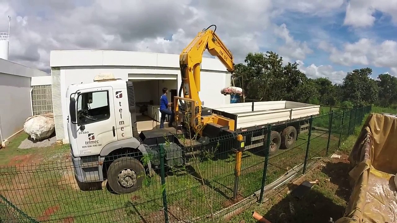 Fóssil de dinossauro chega à UnB