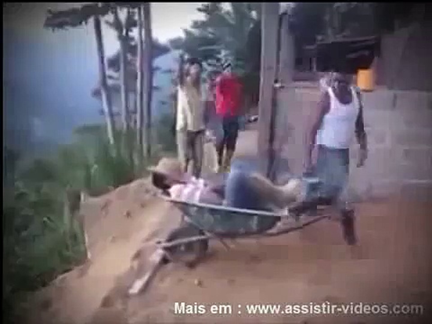 Maneiras engraçadas de acordar alguém!