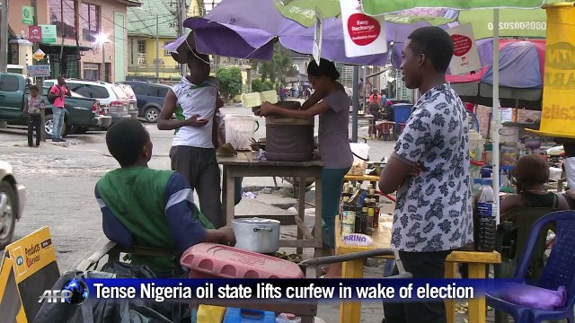 Tense Nigeria oil state lifts curfew after vote