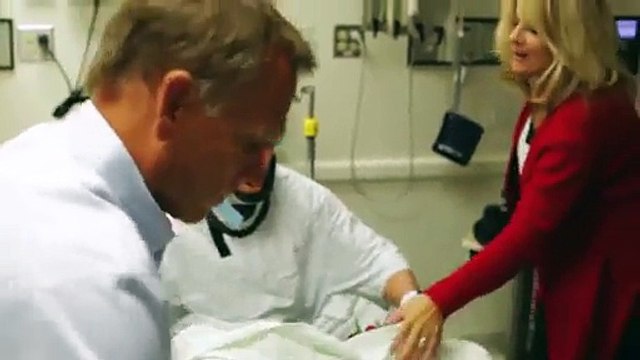 Elle se rend voir son copain blessé à l’hôpital, mais elle reçoit la surprise de sa vie!