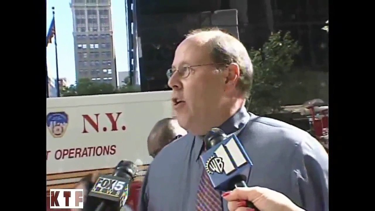 9/11 RARE FOOTAGE... PEOPLE JUMPING OUT OF TOWER!!