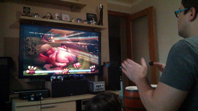 Jugando a Donkey Kong Jungle Beat