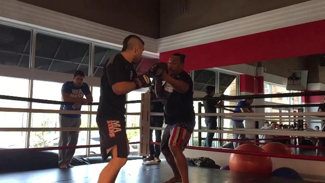 Ricardo Lamas Throws Spinning Stuff in Slow Motion