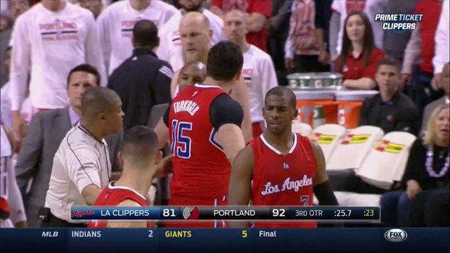 Un basketteur ça pousse fort : Chris Kaman éclate Chris Paul et LaMarcus Aldridge éclate Glen Davis : Clippers VS Blazers