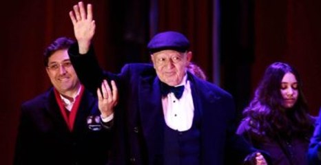 Kayahan'ın "Bizimkisi Bir Aşk Hikayesi" Şarkısı Beşiktaşlıları Coşturmuştu