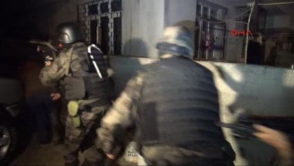 Adana'da Şafak Vakti 'Torbacı' Operasyonu 22 Gözaltı