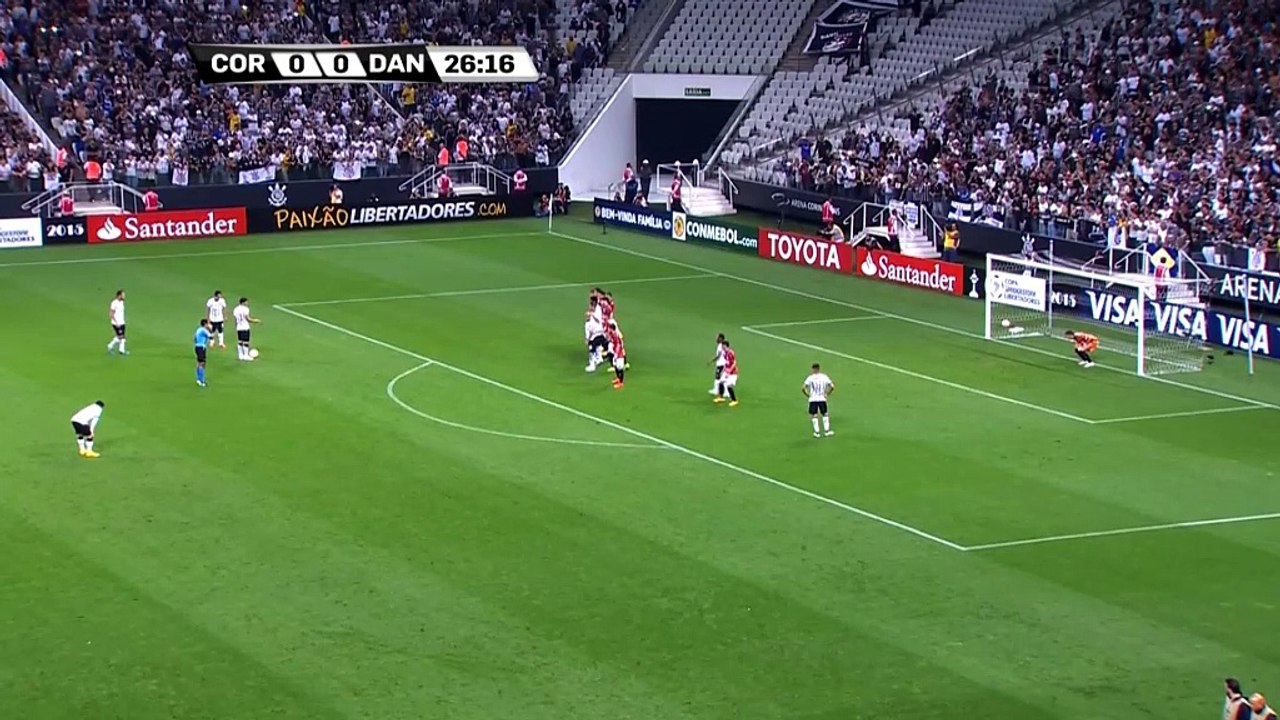 Jadson zachwycił strzałem z rzutu wolnego