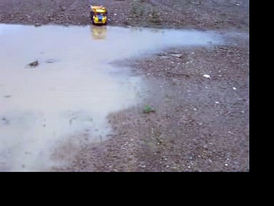 RC DUMPER DRIVE IN THE WATER, RC TIPPER, RC DUMPER, BIG SCALE RC DUMPER
