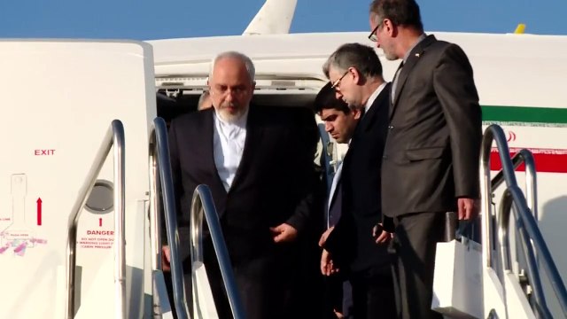 Crowd hails Iranian nuclear negotiators on return to Tehran