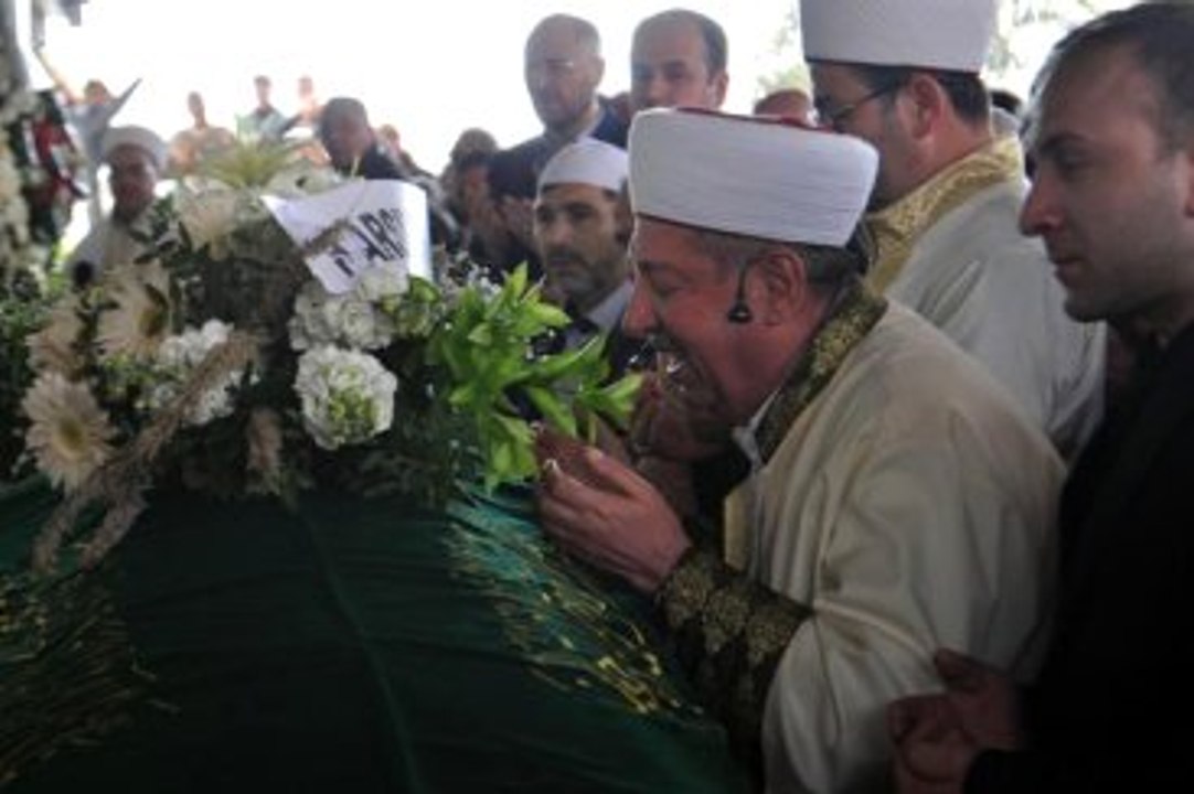 Oğlunun Cenaze Namazını Kıldıran İmam Babanın Zor Anları