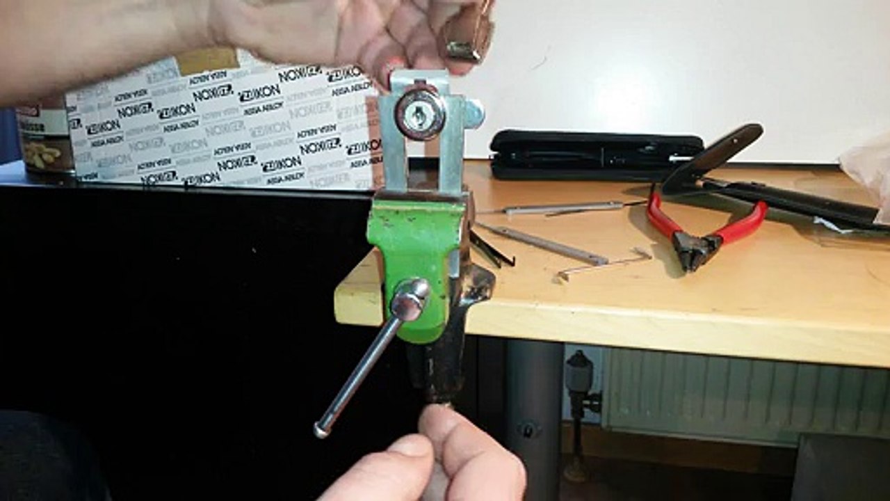 Briefkastenschloss von basi gepickt