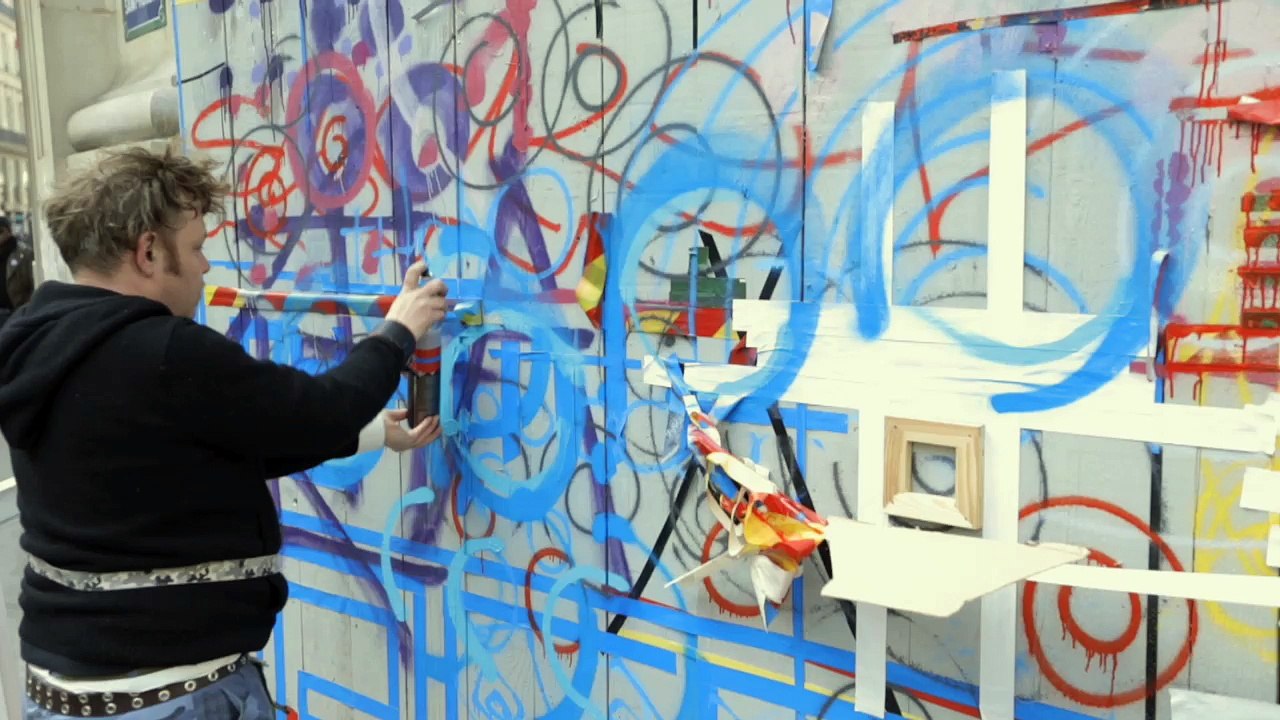 Montage de l'exposition Oxymores au Ministère de la Culture et de la Communication