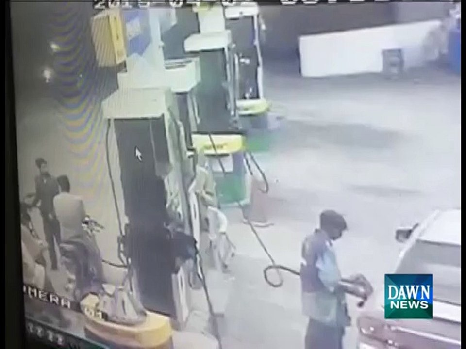 CCTV footage of Petrol Pump Robbery in Lahore video Dailymotion