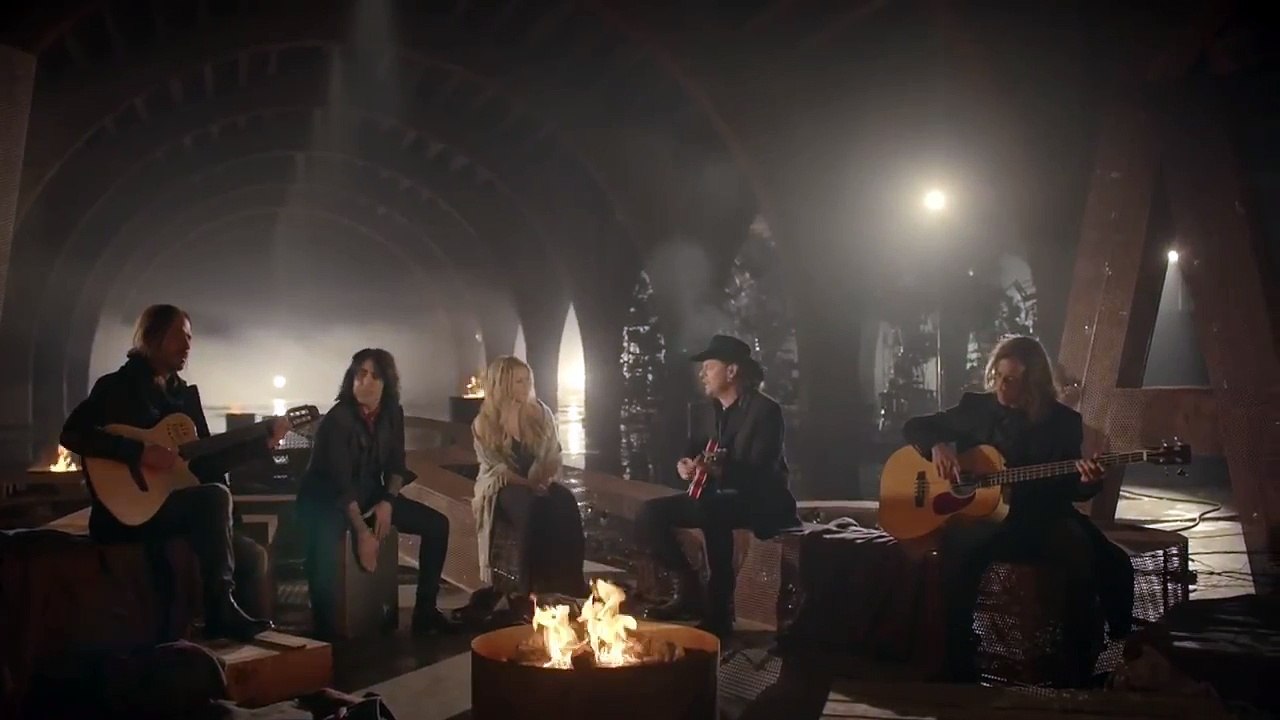 Maná - _Mi Verdad_ a dueto con Shakira (Video Oficial)