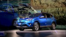 Toyota RAV4 restylé : l'hybride s'invite à bord