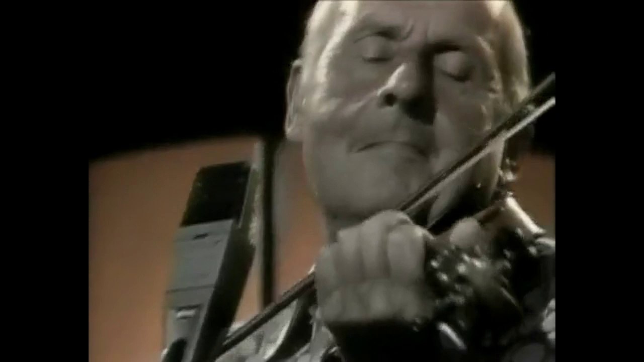 Stéphane Grappelli with Martin Taylor & friends – A compilation. (0:11 HD)