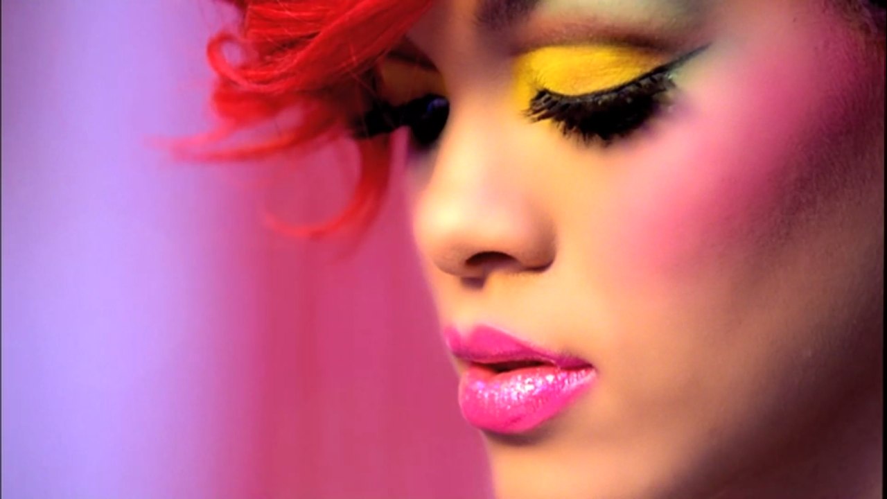 Rihanna - Who's That Chick (Day Version) (HD)