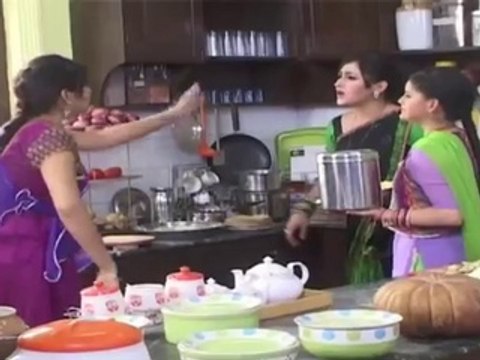 Chidiya Ghar_ Koyal and Mayuri get into a fight