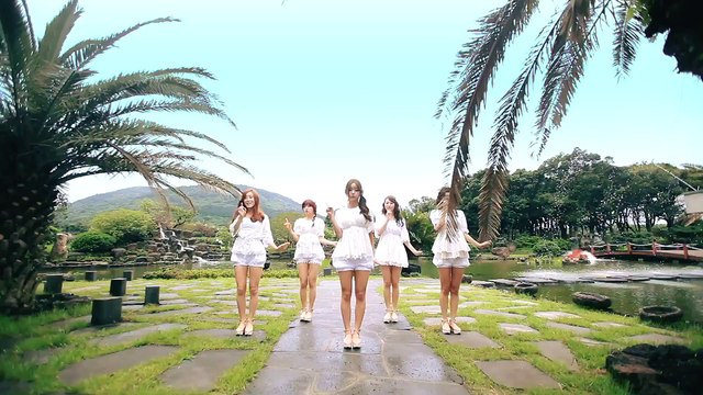 Girl's Day : Hug Me Once (Dance Version)