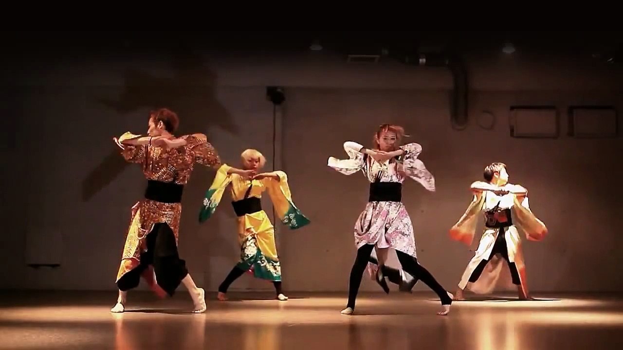 和楽・千本櫻 Senbon Sakura Mirror Dance