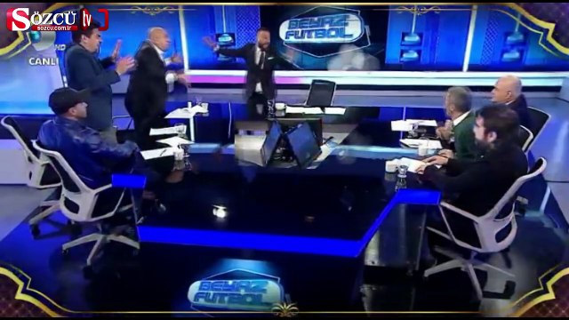 Beyaz'la Ahmet Çakar birbirinbe girdi!