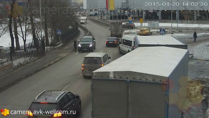 Un piéton russe se fait écraser par un 4x4