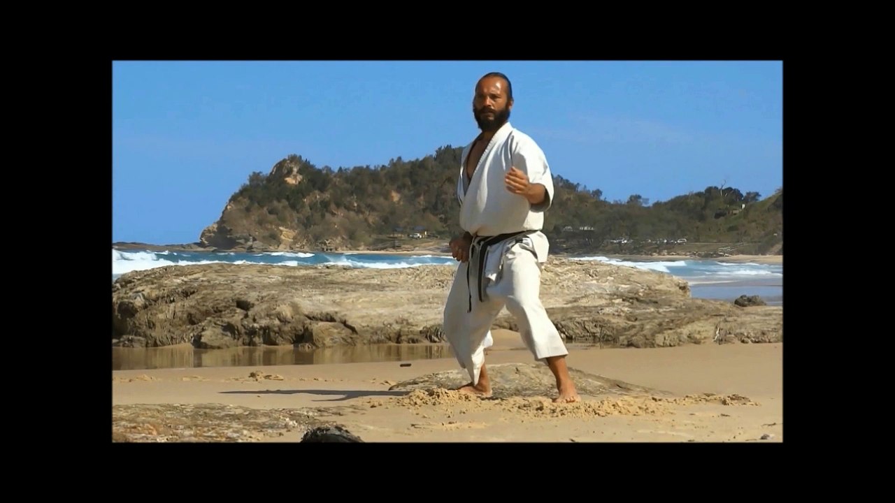karate - training on the beach