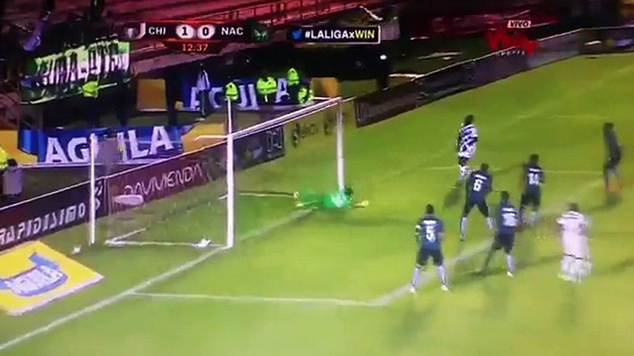 Colombia: Arquero comete error a lo "Raúl Fernández" (VIDEO)