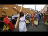 Semana Santa; Guatemaltecos recrean en vivo en Villa Nueva el viacrucis de Jesús