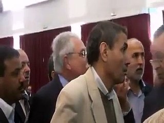 _يثور غضبا على وزير السياحة لحسن حداد.