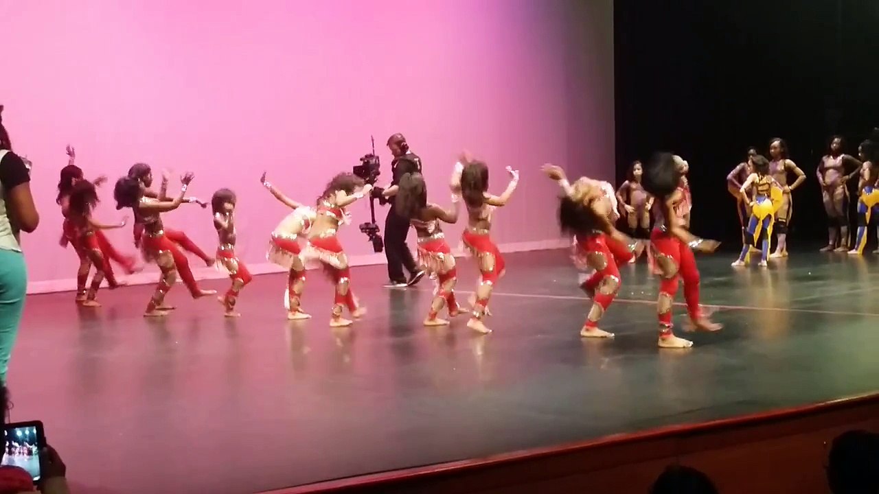 Baby prancing tigerettes vs dancing dolls video Dailymotion