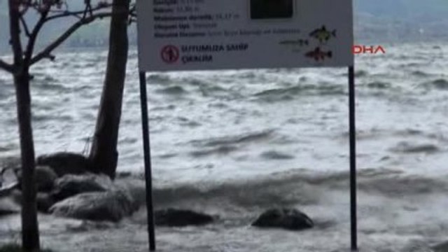 Sapanca Gölü İyice Coştu, Su Seviyesi Son Yılların En Yüksek Koduna Ulaştı