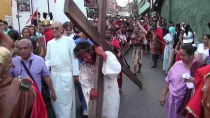 Vía Crucis por uno de los barrios más grandes de América Latina