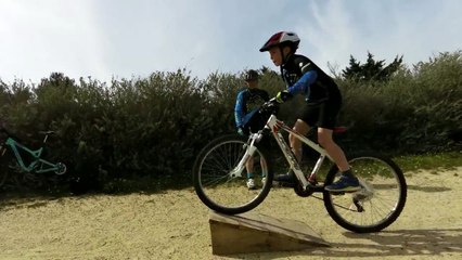 Apprentissage du saut, les éducateurs prennent des risques !