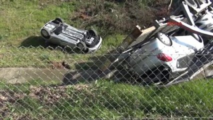 Araç Yüklü Tır Şarampole Yuvarlandı