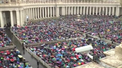 Tải video: Papa Franciscus, Paskalya Ayini'ni Yönetti