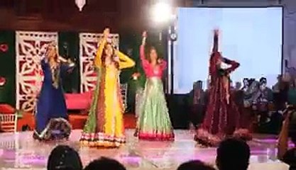 ERUM UMAR MEHNDI Dance 2014 💃 - Stunning Performance You Can't Miss!