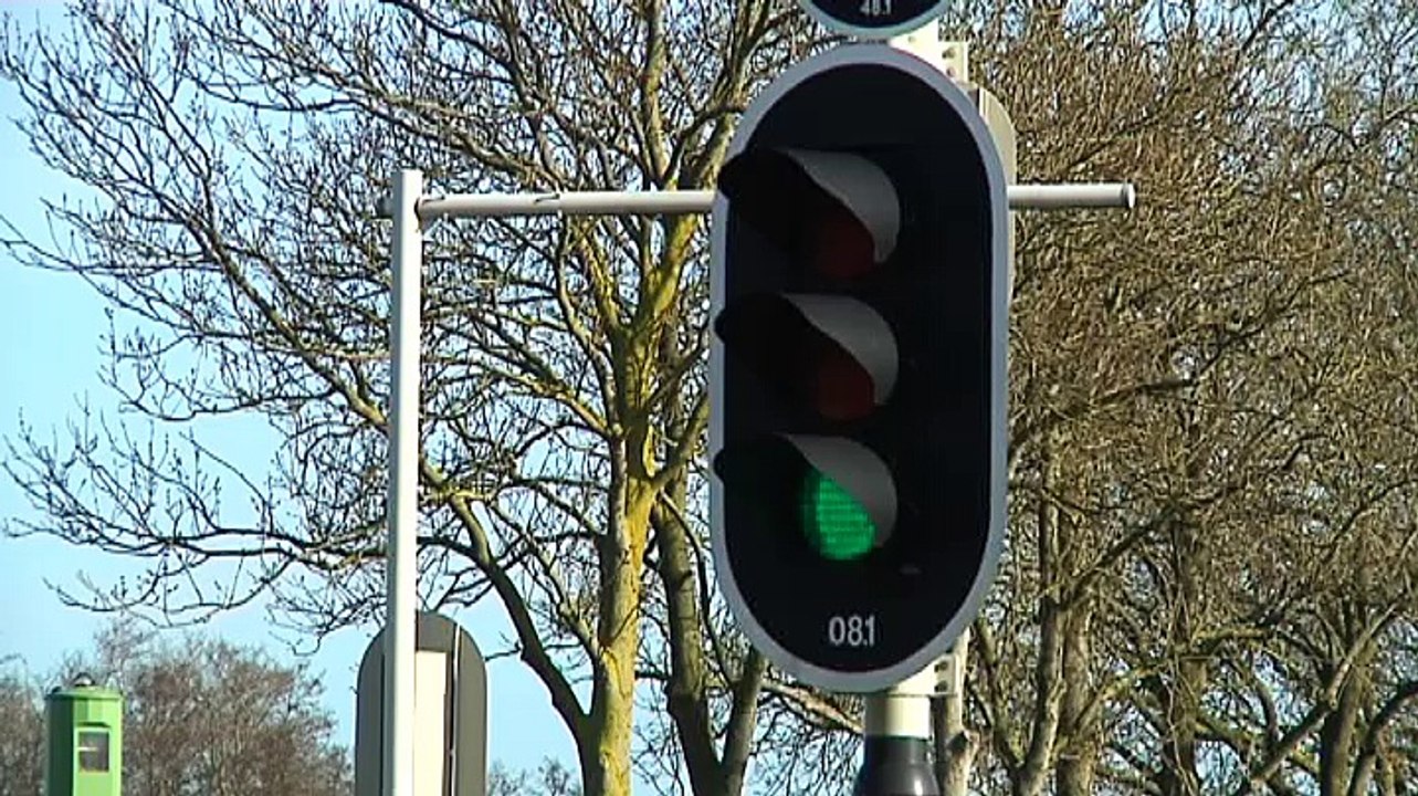 Het meest zinloze stoplicht van Nederland - RTV Noord - Video Dailymotion