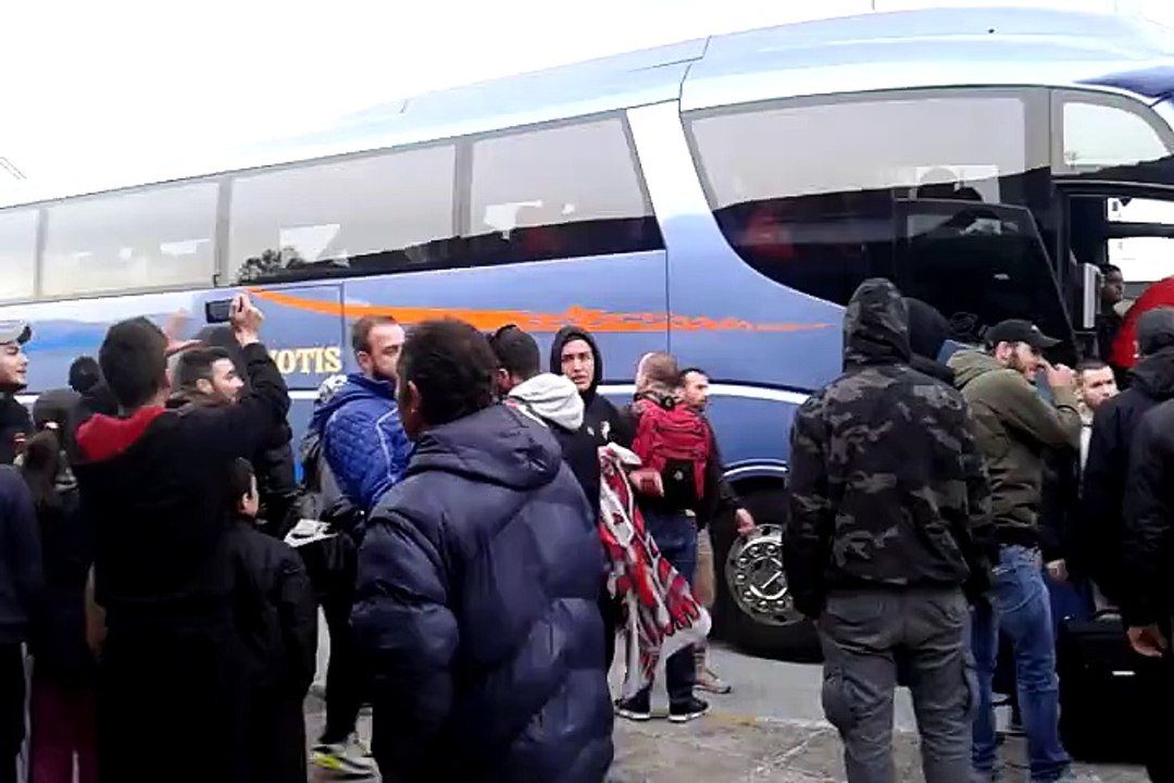 RedPlanet.gr - Η υποδοχή του Ολυμπιακού στα Ιωάννινα (2)