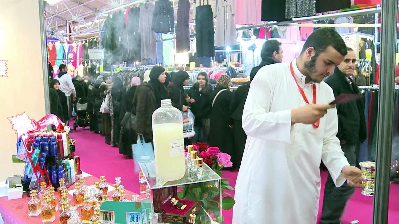 Les musulmans se pressent au Bourget, entre foire et congrès