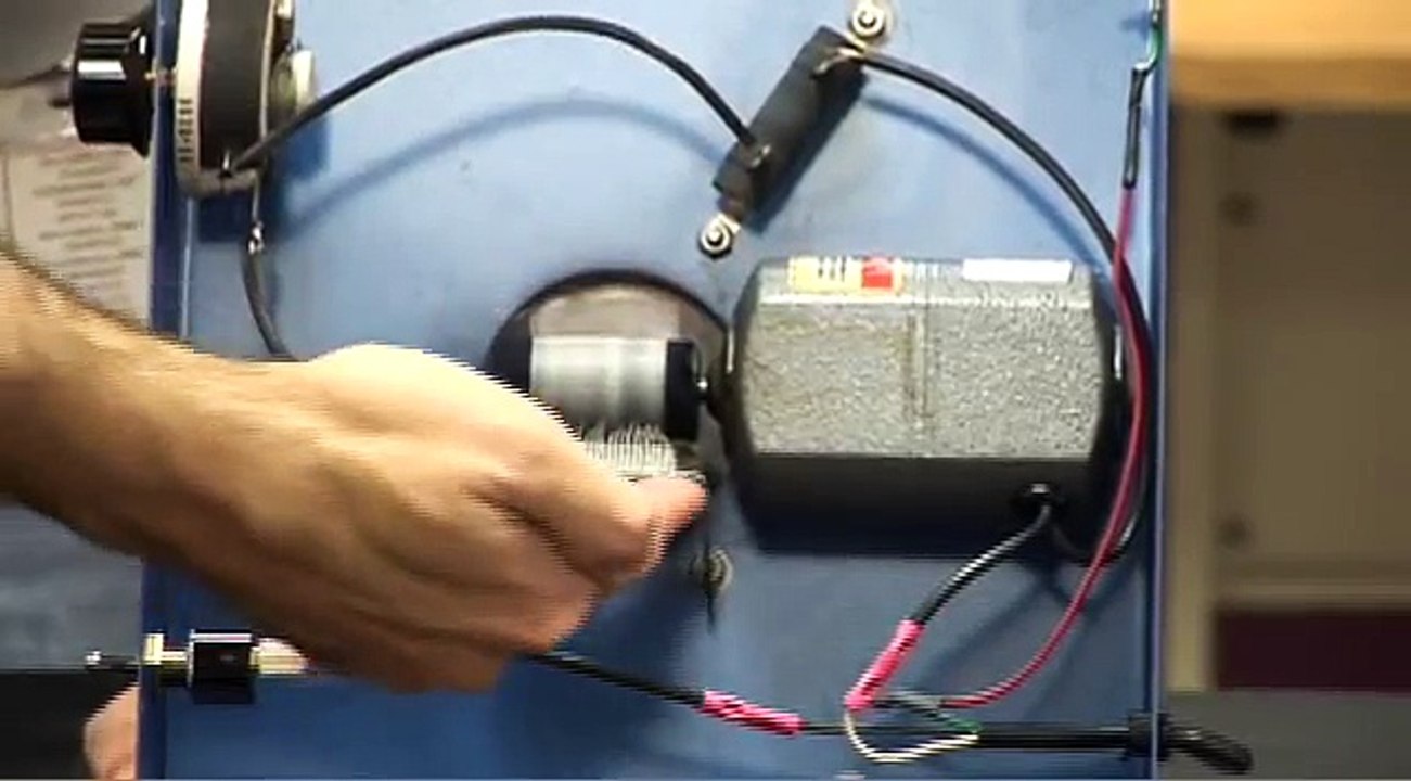 How Does a Van de Graaff Generator Work?