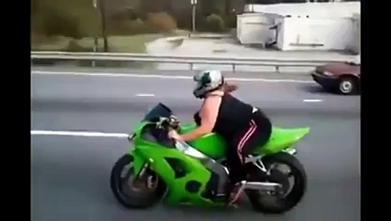 FAT woman on a motorcycle - AWESOME RIDING