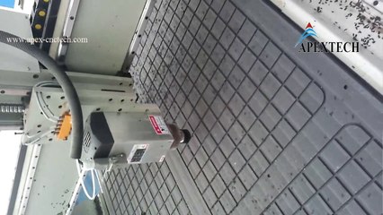 Jinan APEXCNCTECH router with vacuum table (1)