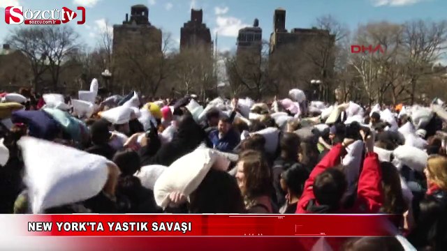 New York'ta yastık savaşı